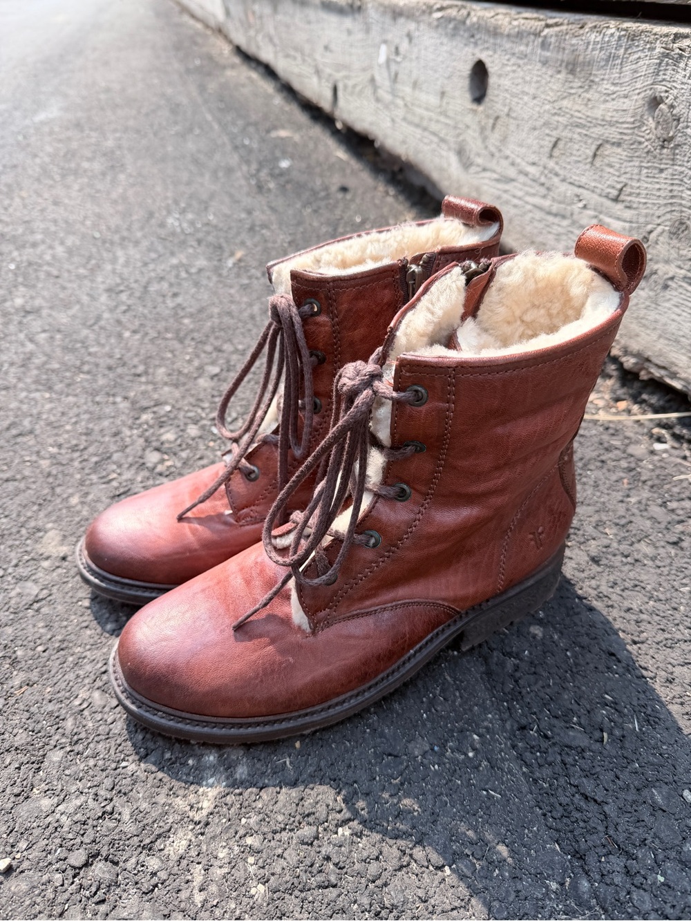 Frye Rustic Brown Leather Lace-Up Boots Shearling lined - Picture 2 of 8